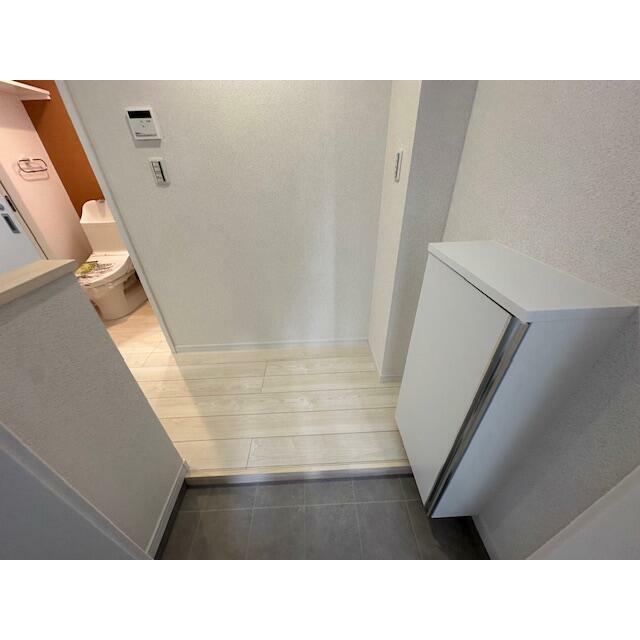 ひなたと春風のラテ 玄関