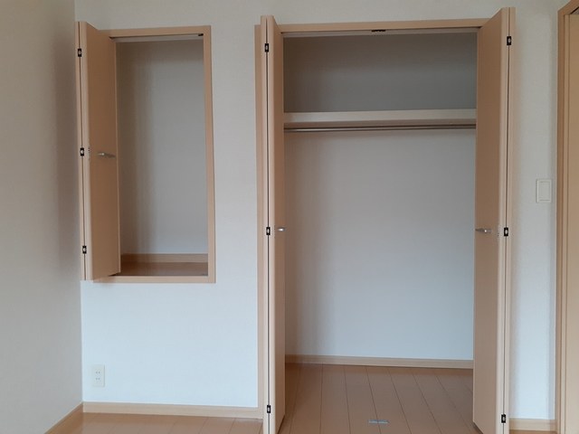 クレストガーデンⅡ 収納