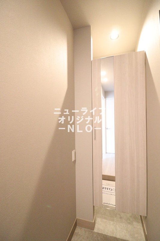 エスペリア栄町 玄関