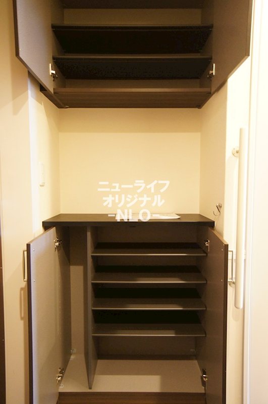 メゾンロッソ   玄関