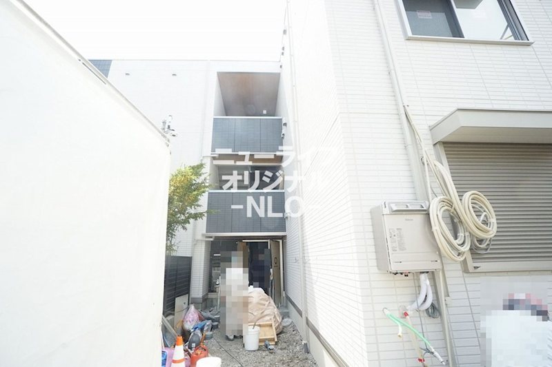 カルニュ エントランス