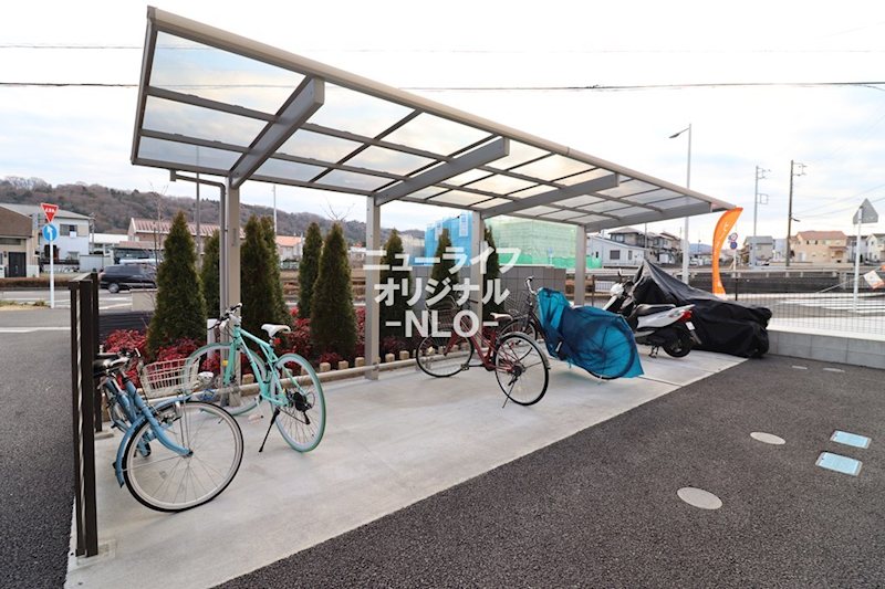 リビング平沢 駐車場