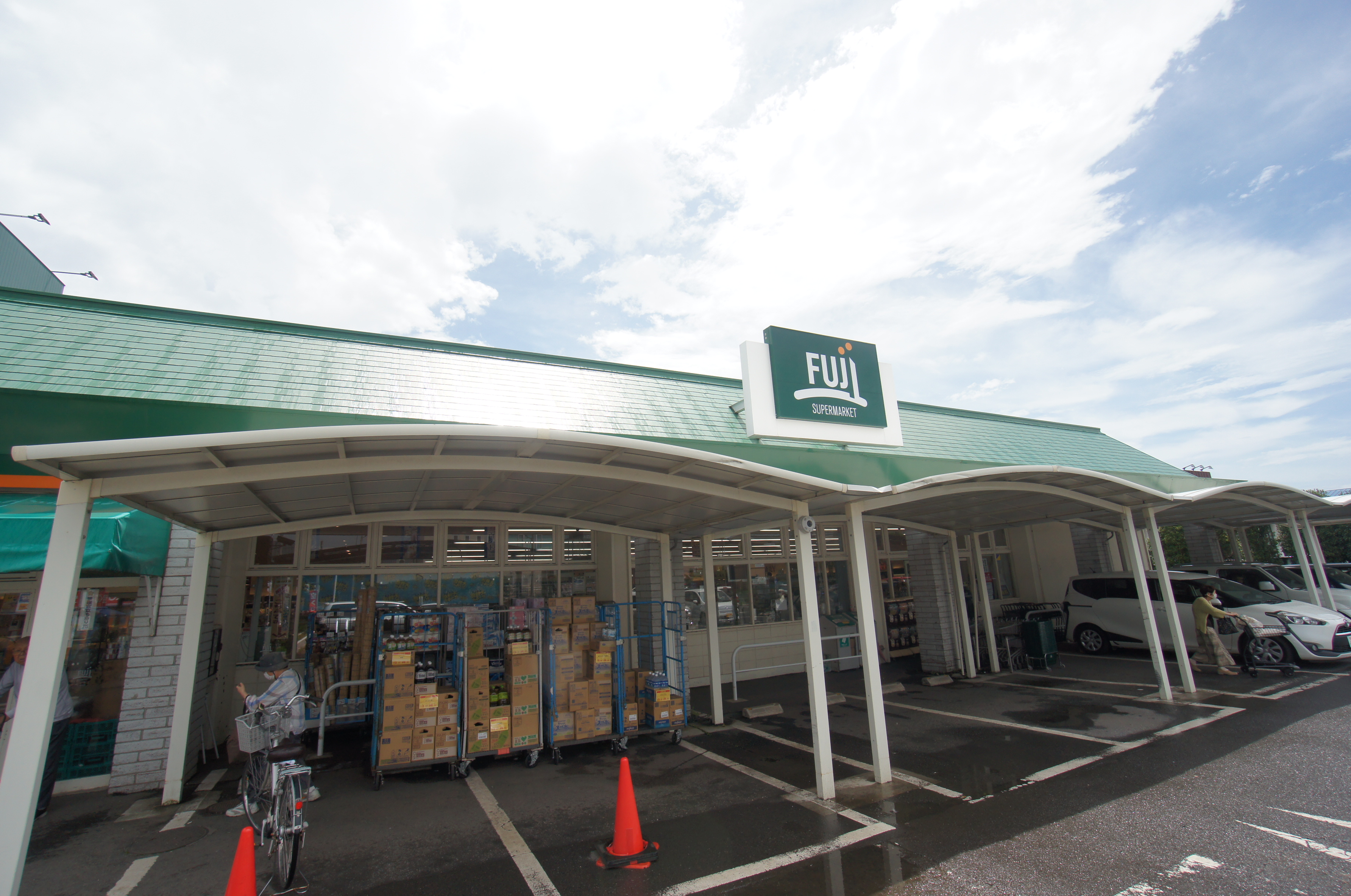 フェリーチェＳＡＭＵＫＡＷＡ スーパー