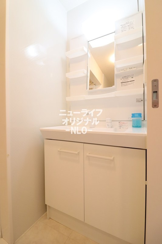 コートミカエルB 洗面所