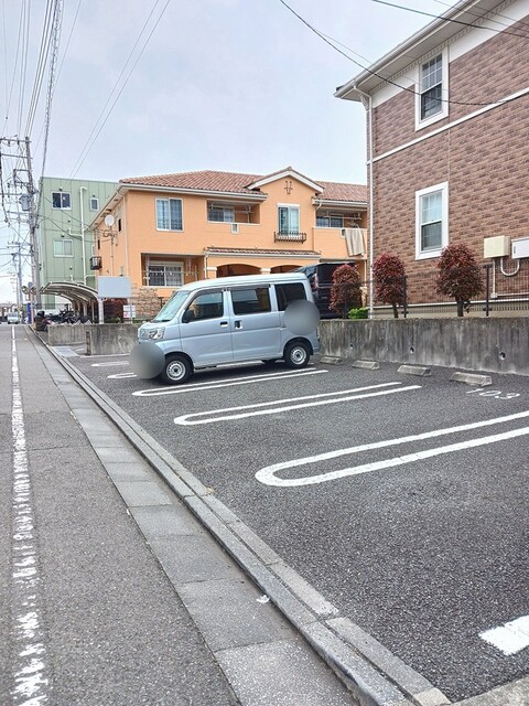 ビルファーレＭＫ 駐車場