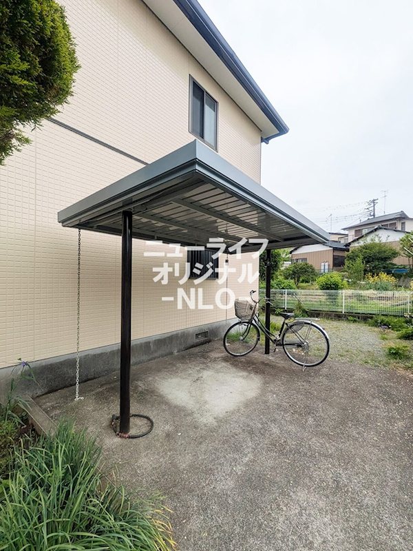 ヒュースロア 駐車場