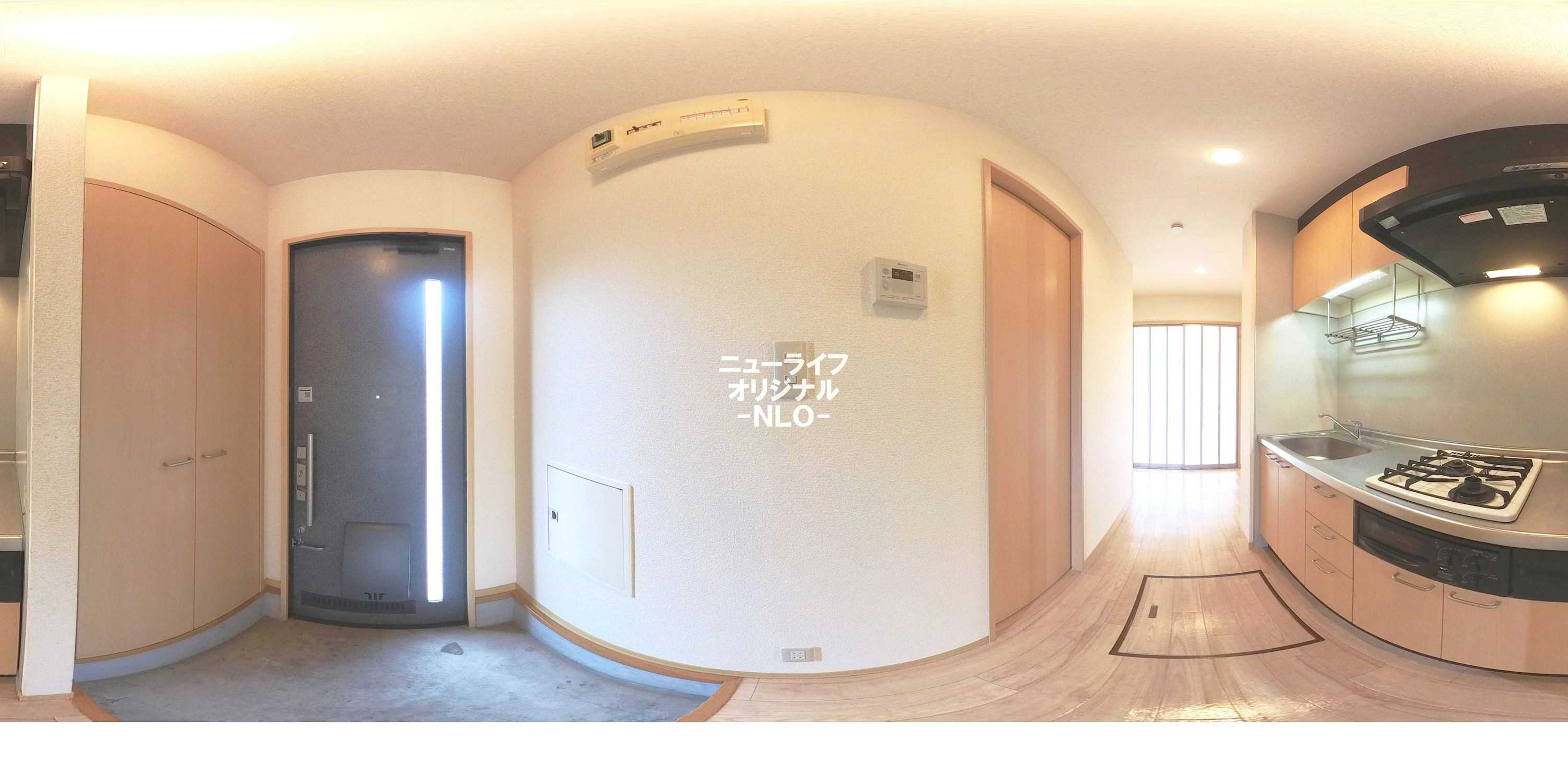 ヒュースロア 玄関