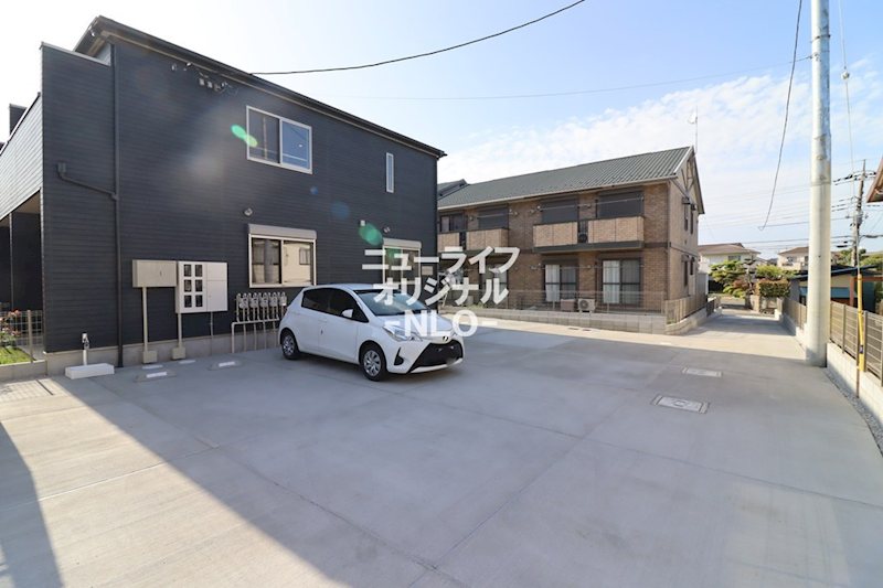 ウッドガーデン 駐車場