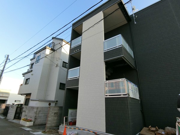 リブリ・平塚代官町 エントランス