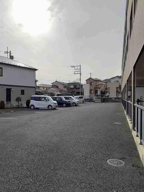 フォレスト湘南 駐車場