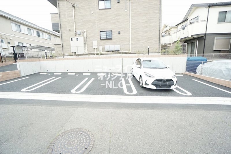 サン・ライズ 駐車場