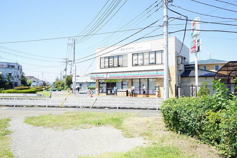 ラフィーネ Ａ コンビニ
