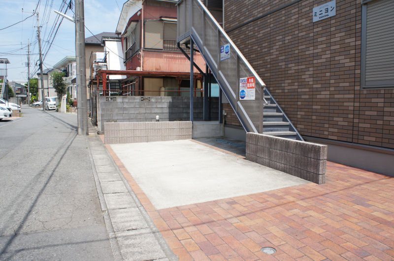 ミニヨン 駐車場
