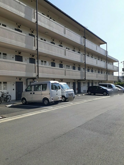 サンブライトいずみ 駐車場