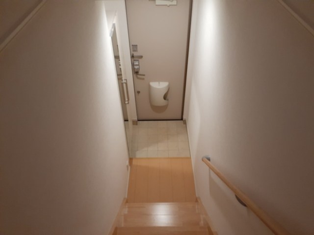 サニー　ヒル　サイド 玄関