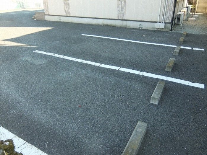 ユニキューブあつあい 駐車場