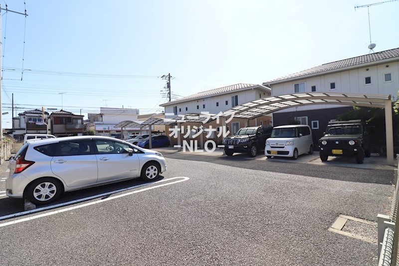 グランソーレⅠ 駐車場