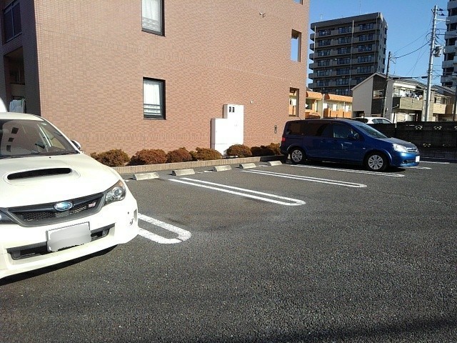 桜並木パークマンション 駐車場