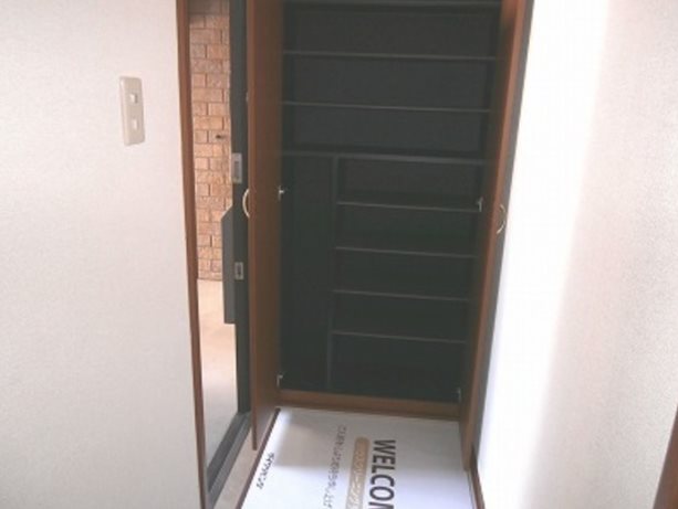 ウィルモア湘南　Ｂ 玄関