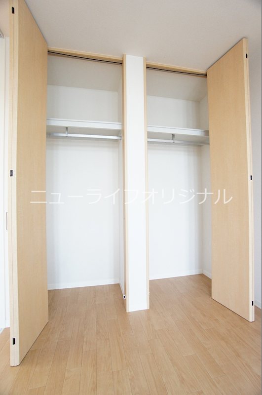 メゾン　ド　ルミナーレ 収納