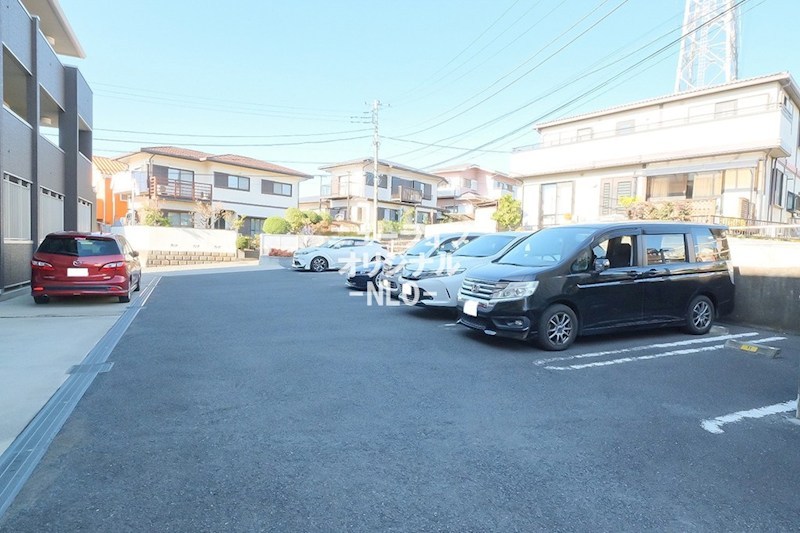 フォレストヒルズ 駐車場