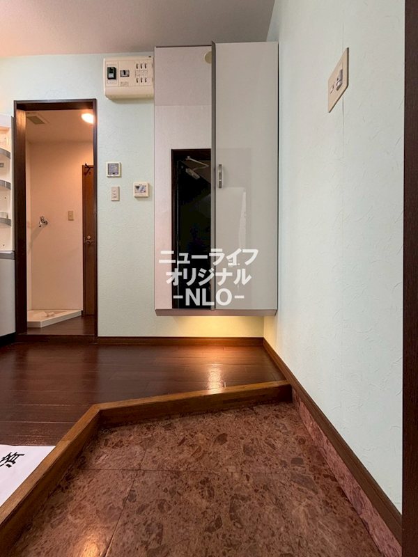 ヴェルファーレ彩 玄関