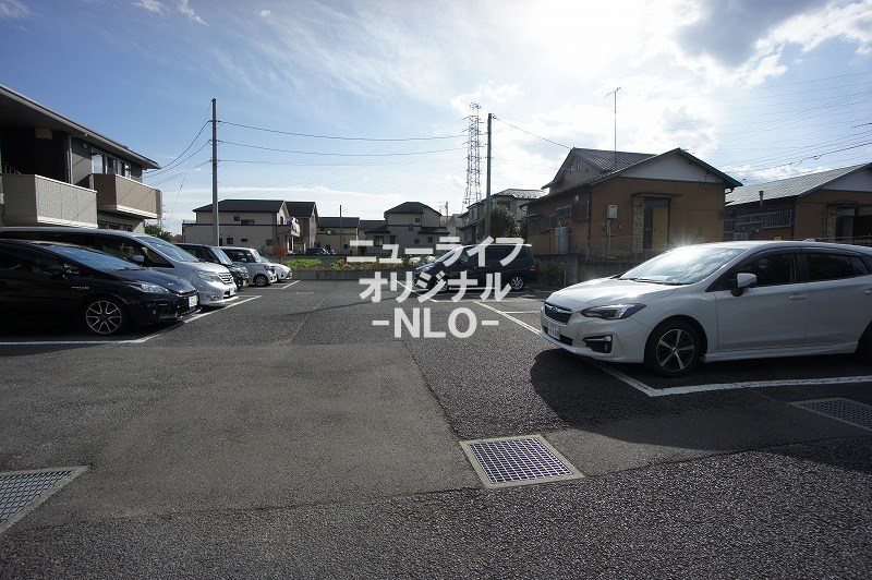 グランド　ソレーユ 駐車場
