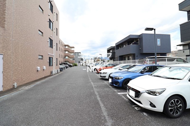パストラル湘南 駐車場