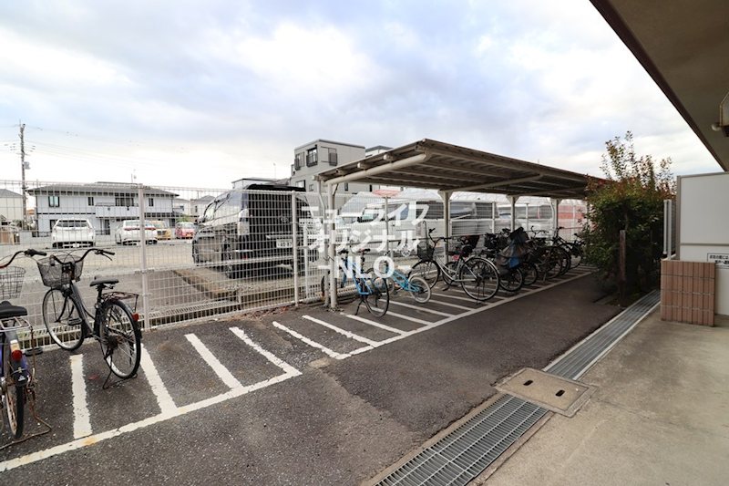パストラル湘南 駐車場