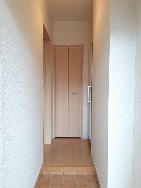ヴィラ　パライーソⅢ 玄関