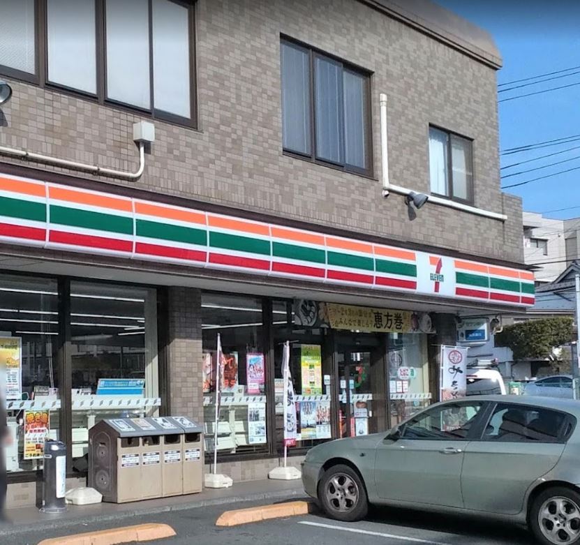 アイリスコート七右衛門 コンビニ