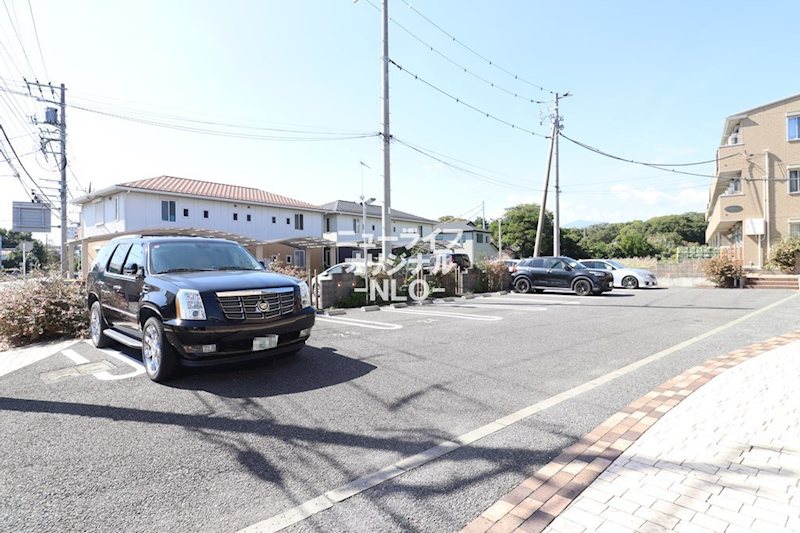 グランソーレⅡ 駐車場
