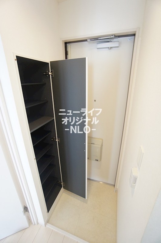リブリ・代官町 玄関