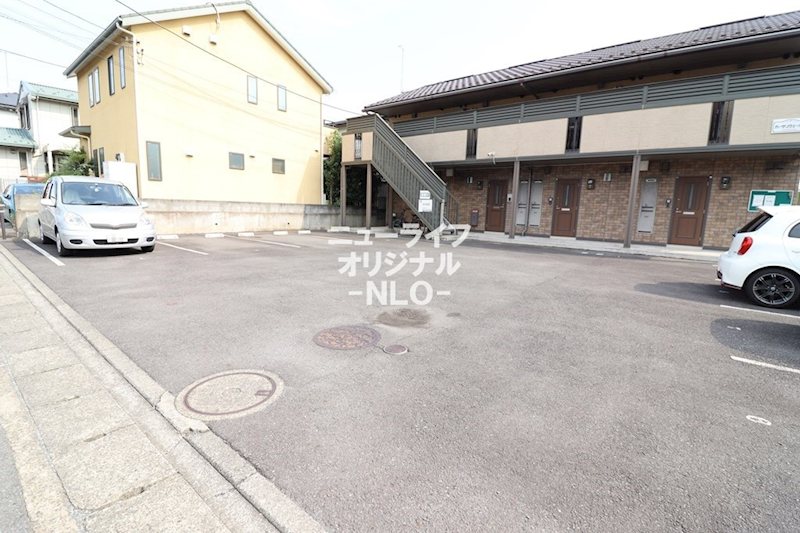 カーサリヴェールⅠ 駐車場