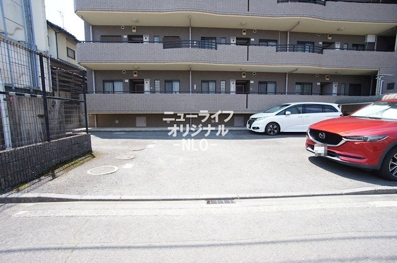グローリーヒルズⅡ 駐車場