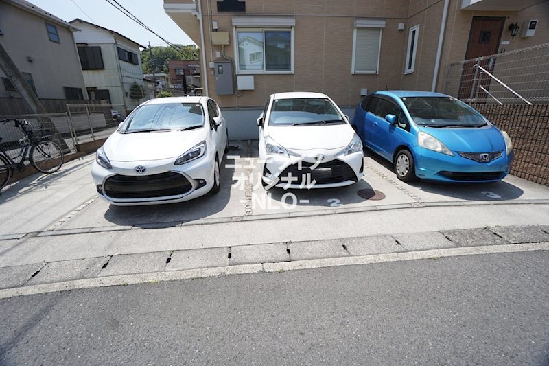 ソレアードＭ 駐車場