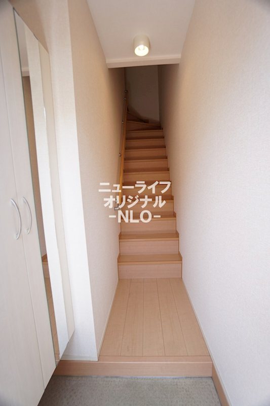 ソレアードＭ 玄関