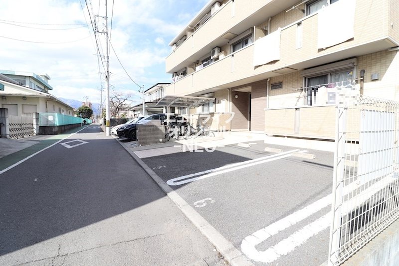 ファインフレッサ 駐車場