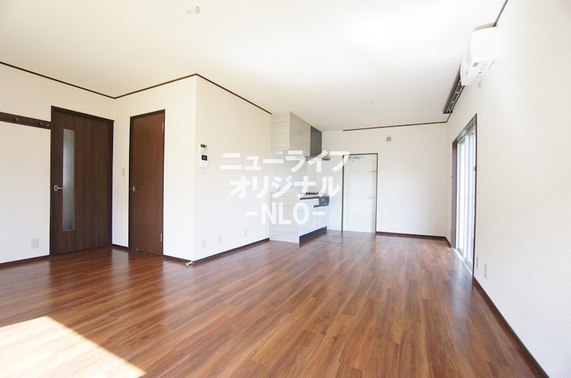 草薙邸戸建 リビング