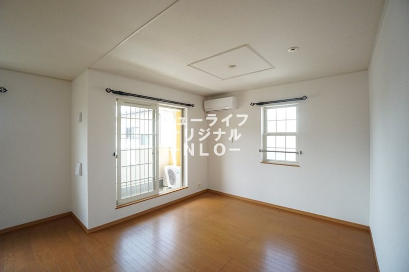 ヒルズ長坂上Ⅱ リビング