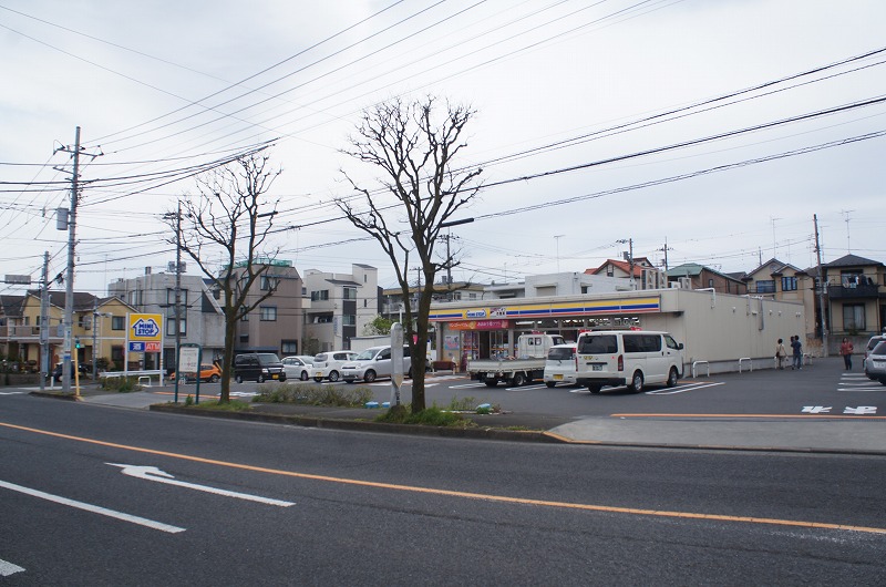 サンライズ成瀬A棟 コンビニ
