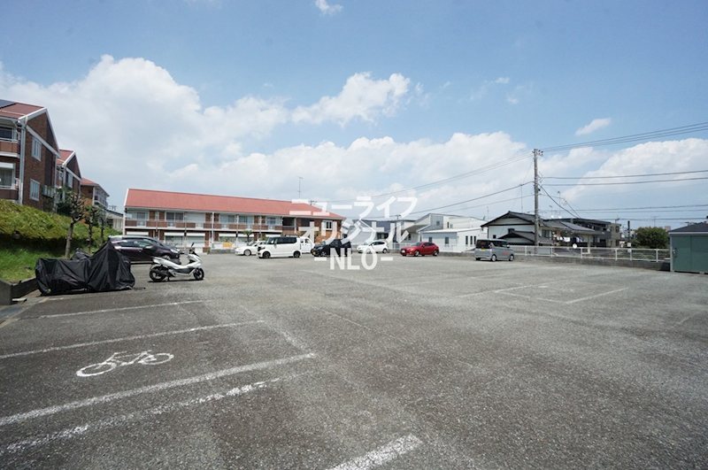 ヒルサイド湘南Ｈ 駐車場