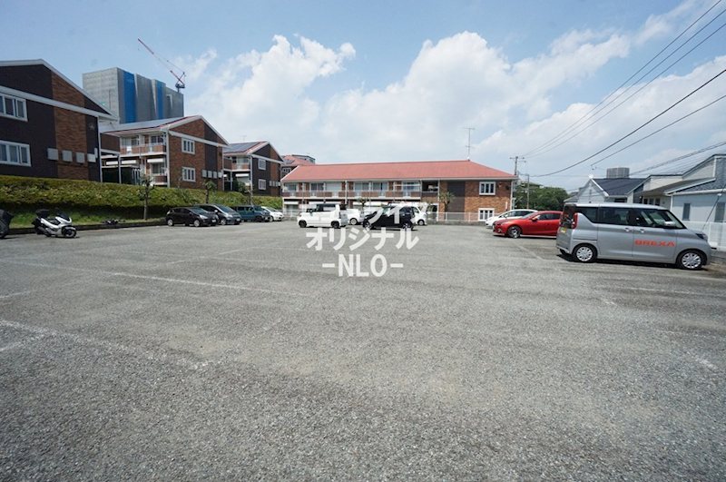 ヒルサイド湘南Ｈ 駐車場