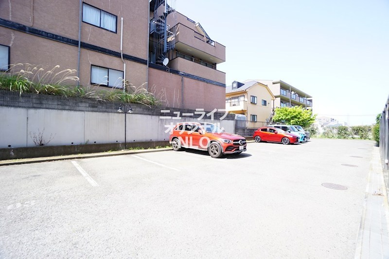 ジュネスあかね台 駐車場