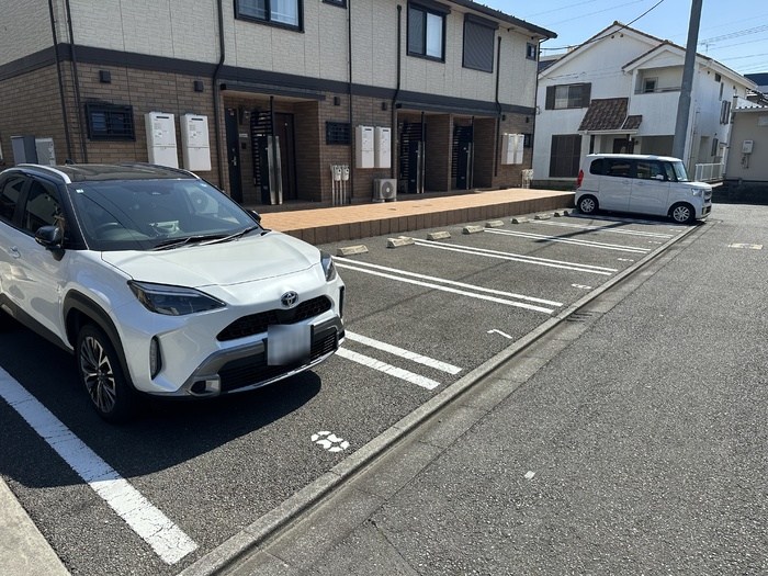 ターナ木曽西　Ａ棟 駐車場