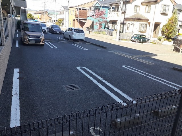 アンソレイエ　アオキ 駐車場