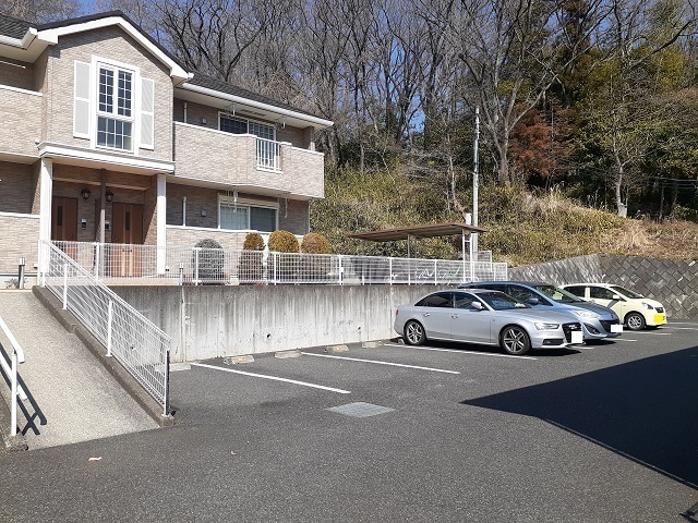 パーク　ヒルズ１番館 駐車場