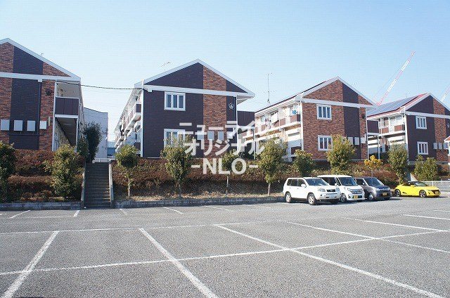 ヒルサイド湘南Ｃ 駐車場