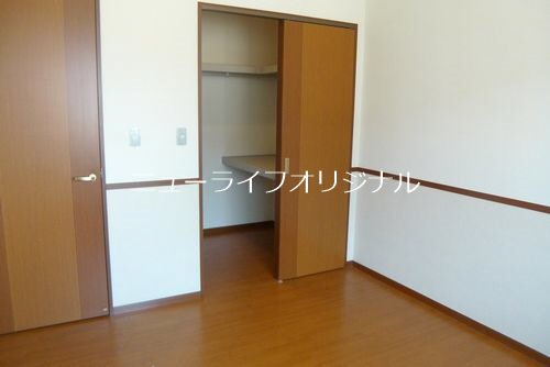 エストレージャＢ 収納