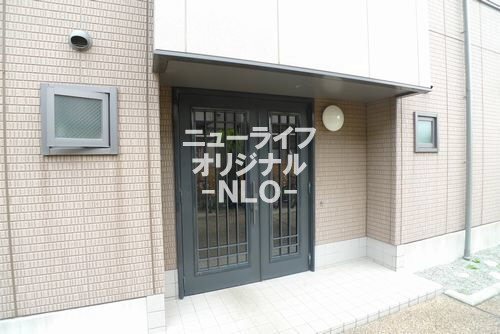 エストレージャＢ エントランス